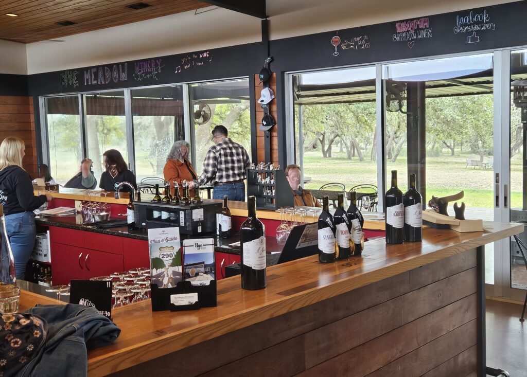 texas-wine-indoor-wine-tasting-room